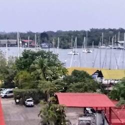 Nach dem schönen Tag wieder zu Hause im Seven, der nicht zum ersten Mal in einer Marina parkt.