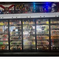 Interessantes Konzept Dosenbier Self Service und 🍺 & Wein serviert