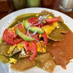 chilaquiles con huevo