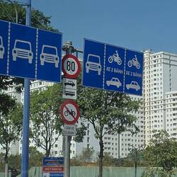 Wenn genug Platz war, gab es extra Spuren für die Roller