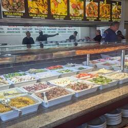 Frische Salate und Gemüse