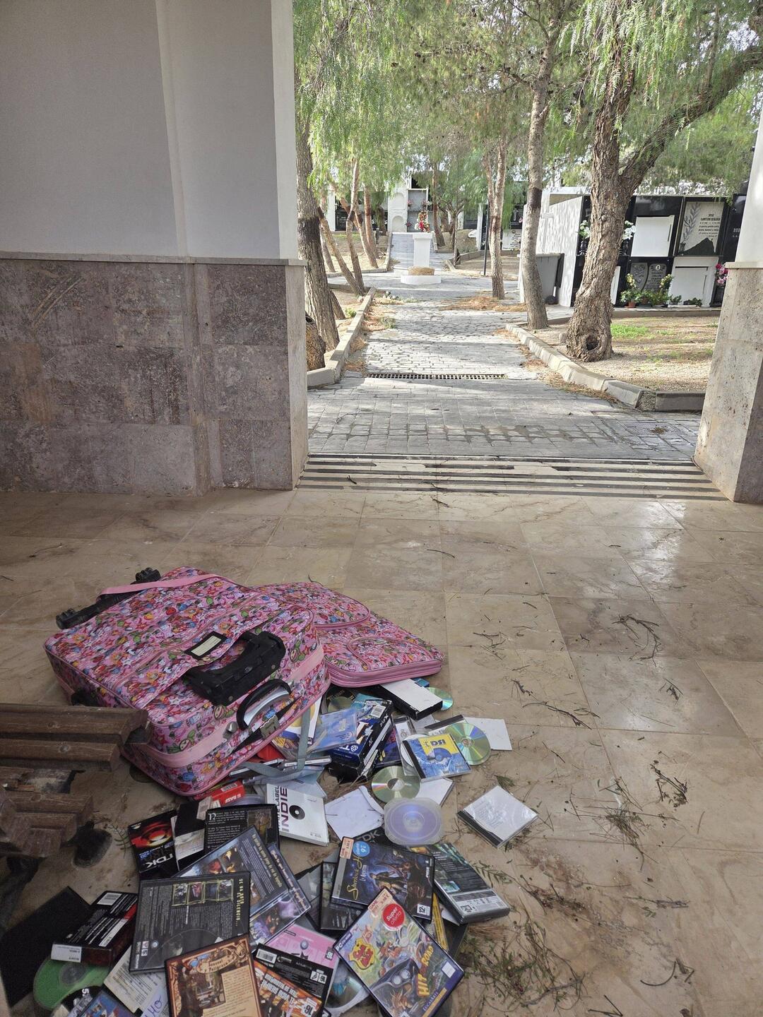 Lag alles an der Friedhofspforte. 🫣