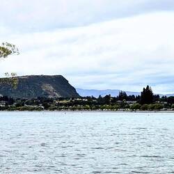 Mount Iron im Hintergrund