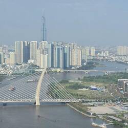 Hinten das höchste Gebäude Vietnams