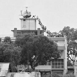 Das berühmte Bild des überstürzten Abzuges