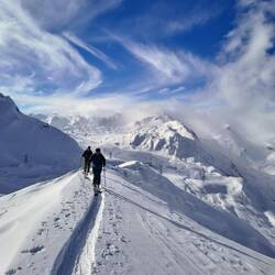 ... gehts gemütlich auf einen Vorgipfel auf 2445 m Höhe ...