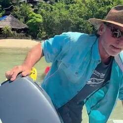 Hurry up. I have a plane to catch!