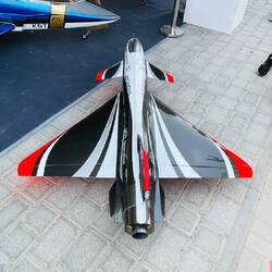 Avión que parece pequeño pero es costoso