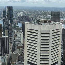 Aussicht vom Sydney Towe Eye Richtung Harbour Bridge