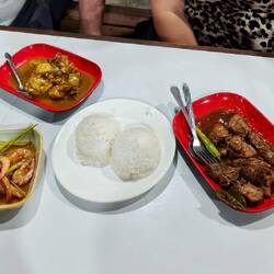 Lokaler Foodcourt 🥘
