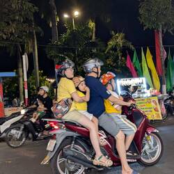 Wie viele Leute passen auf einen Roller?