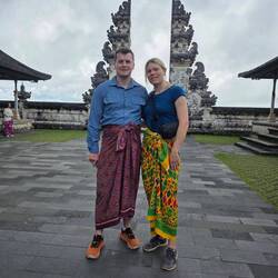 Fake shot with the arches hiding the people who were actually taking their picture