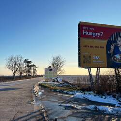 Von der Grenze bis zum nächsten (ausgestorben scheinenden) Ort war es dann doch ganz schön weit.