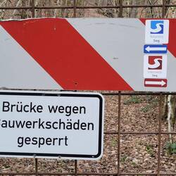 Eigentlich geht's nur an einer Seite vorbei....