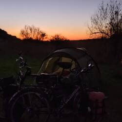 Sonnenuntergang am ausgetrockneten See