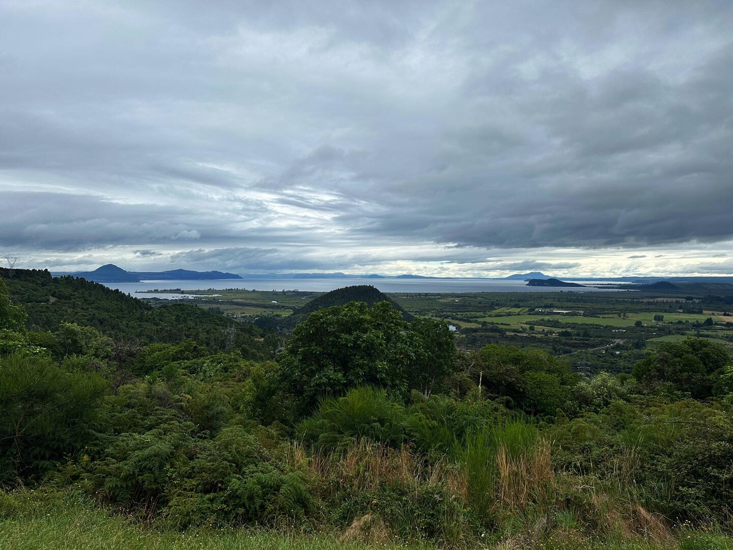 Unsere Schlafzimmer-Aussicht auf den Lake Taupo heute Morgen