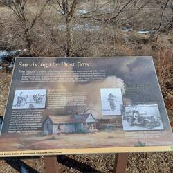 Nachdem die Rinderherden alles abgegrast haben wird Staub zum Problem.