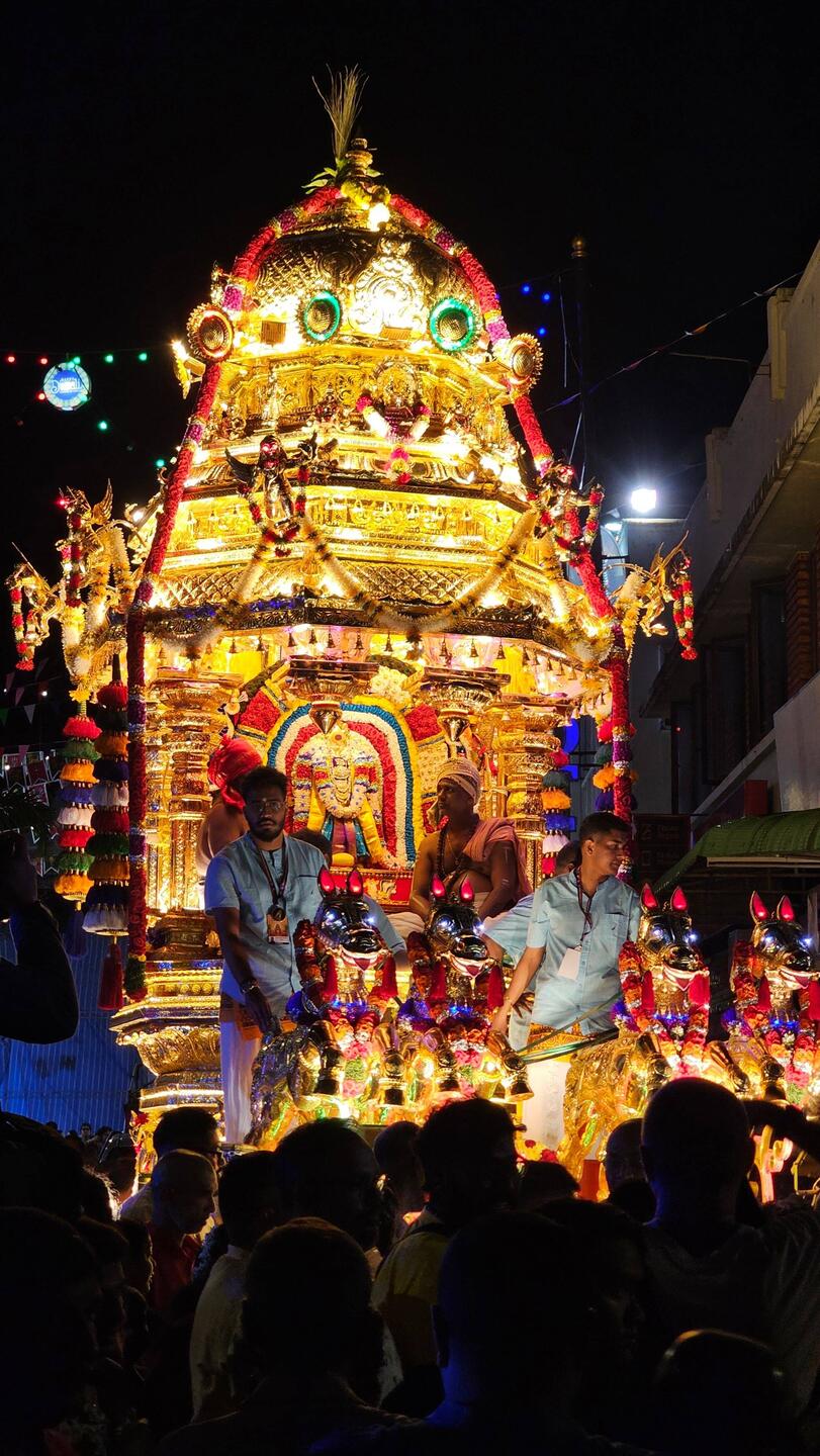 Goldener Wagen und...