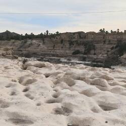 Im Hintergrund die von uns besuchte Siedlung