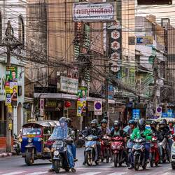 Natürlich fasziniert auch der Verkehr - Auf die Plätze, fertig, los ... 🫣