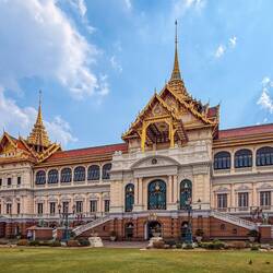 Das Hauptgebäude des Palastes - ob der König Rama X hier oder im deutschen Bayern weilt???