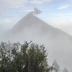 Erste Aschewolken vom Camp aus