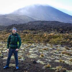 Im Hintergrund der Berg, in den Frodo den Ring werfen muss