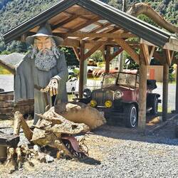 Der Zauberer Merlin und Drache Smaug