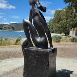 Sculpture at Lake Wanaka