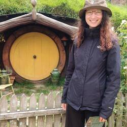 Hobbithaus fast zu klein für Paula