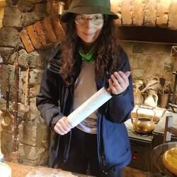 Paula backt, hier sogar mit echtem Mehl