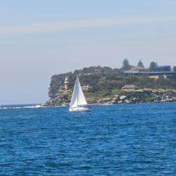Hornby Lighthouse und South Head auf der anderen Bucht-Seite