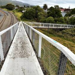 Aufwendige Bahnüberführung über eine mehrheitlich stillgelegte Eisenbahnlinie in Lower Hutt