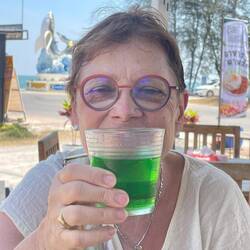 Boisson multifruit au goût de nounours en gomme.