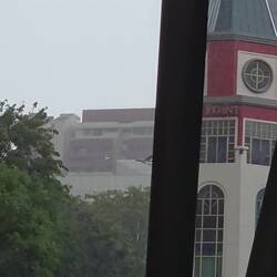 Man sieht es kaum, aber man hört den Krach, den der Regen macht