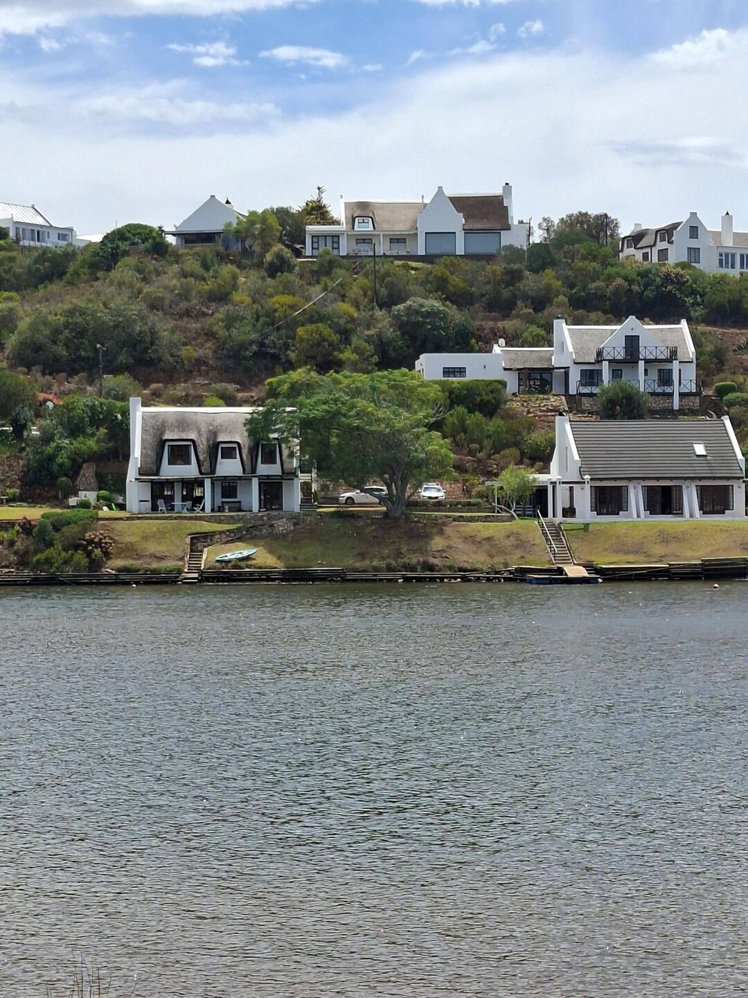 This house caught my attention. ❤️