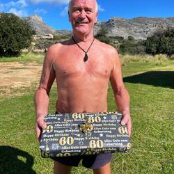 Erich hat im März Geb.🥳 Gratuliert wird noch nicht,aber das🎁soll er gleich öffnen..🎉