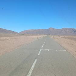 Ganz im Hintergrund Foum Zguid