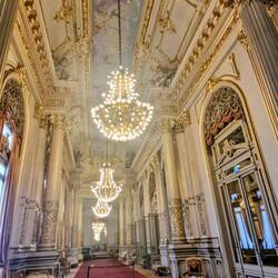 The gold room teatre colon