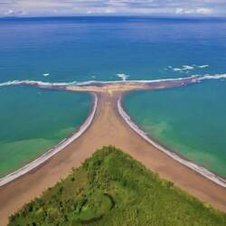 Die ,Walflosse' von Uvita (auf einem Luftbild)