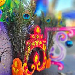 Geschmückte Kavadi's.