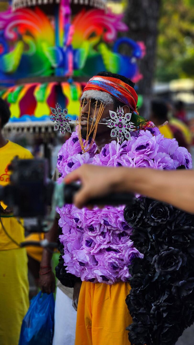 Vel durch die Wangen. Und das alles ohne Blutvergießen.