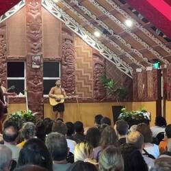 Stick game (titi torea) das wir später auch selber ausprobieren konnten...