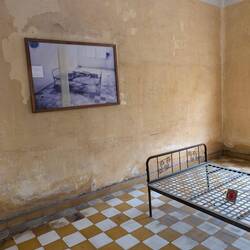 Zellen mit Bildern der Opfer