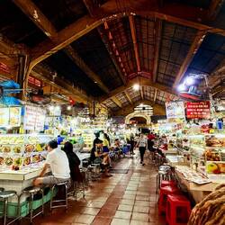 Aperçu du marché couvert 🤗 avec le coin restos 🍜