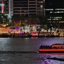 Bumboats warten auch schon auf die Show