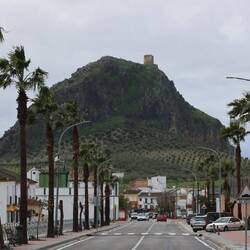 Pruna mit Castillo del Hierro