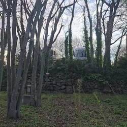 ... ruhiger und schöner Platz am kleinen Bach 🌊 ach 😂