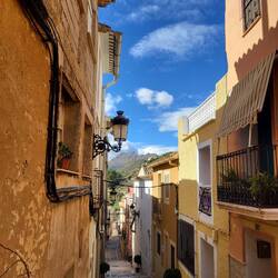 Wir bummeln durch schöne Gassen.