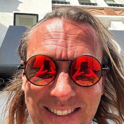 Ich, wie ich i.d. Sonne vom Burgerrestaurant brate ☀️🫶